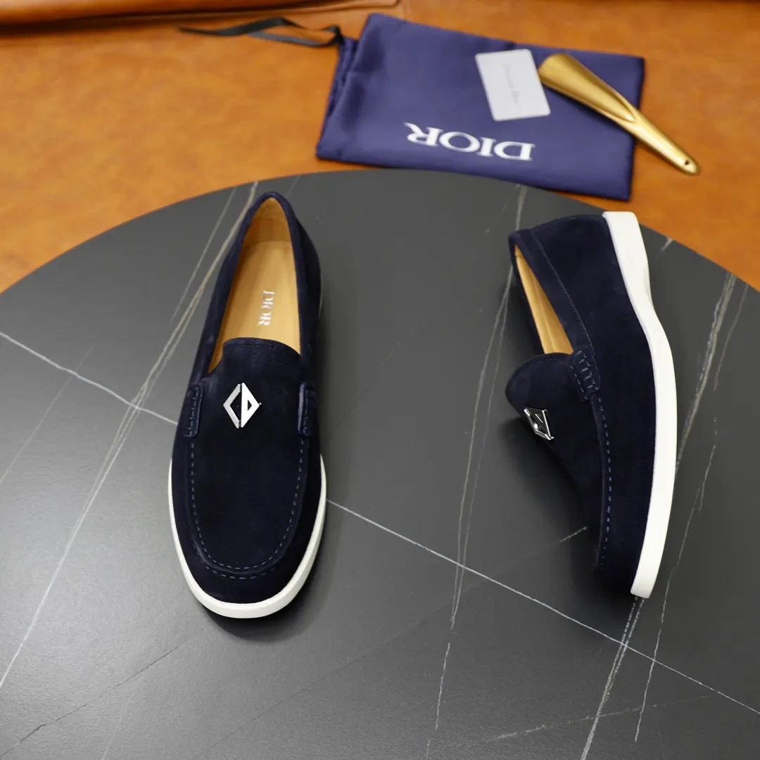 Ex-factory price: 540🙅‍♂️🙅‍♂️🙅‍♂️ Brand: Dior DIOR Standard code: Men's code 38/44 (45 can be customized) Grade: Same as the official website Material: Original cowhide stitching, cowhide lining, original TPU wear-resistant soft outsole Style categories: Leisure and sports version, footwear for driving, young fashion, European and American trends, British style Color: actual picture color